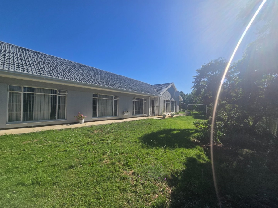 5 Bedroom Property for Sale in Fichardt Park Free State